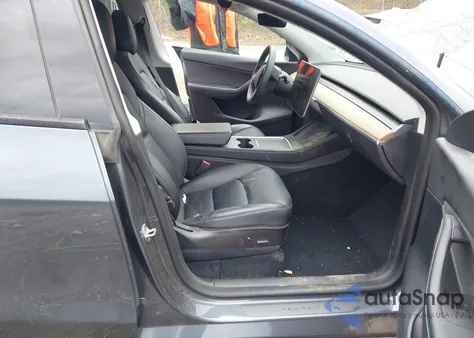 2022 Tesla Model Y Performance Dual Motor All-Wheel Drive z USA, uszkodzony, nr VIN 7SAYGDEF2NF508002